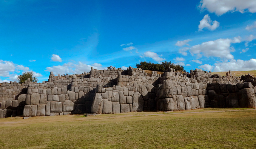 Saqsayhuaman fortaleza inca